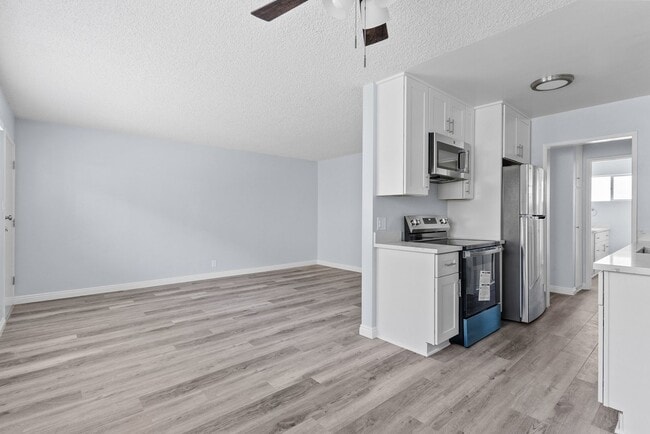 Building Photo - 425 Gaviota Ave