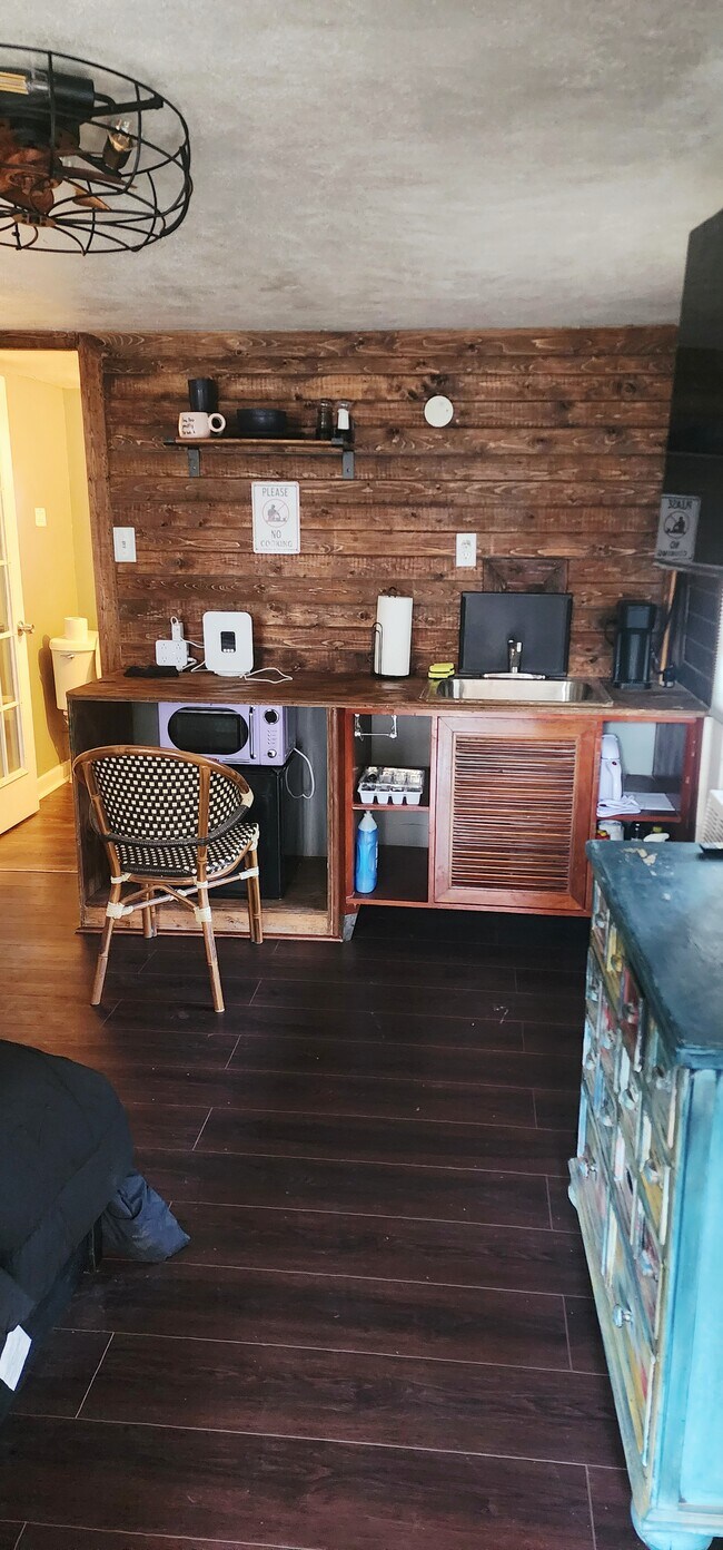 Foto del edificio - 3737 Maywood Ave