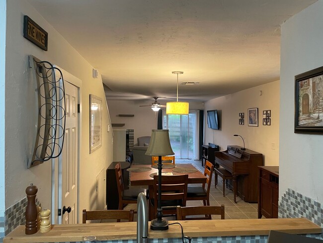 Foto del edificio - Beautifully Furnished 2/1.5 in Haystacks