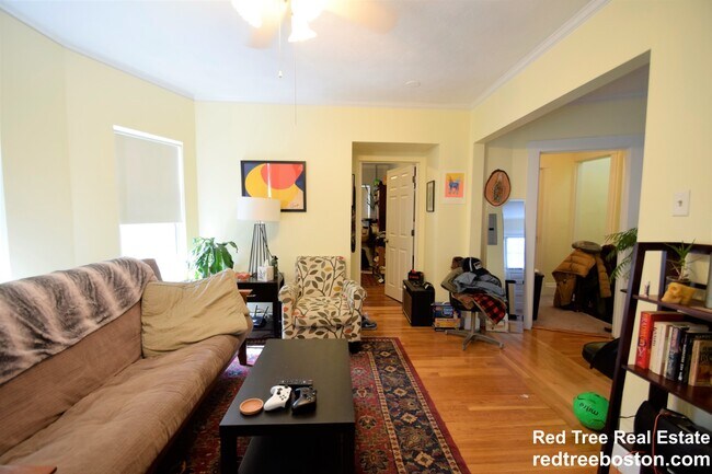 Building Photo - 25 Oak Square Ave