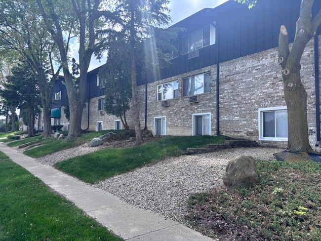 Building Photo - University Heights Apartments
