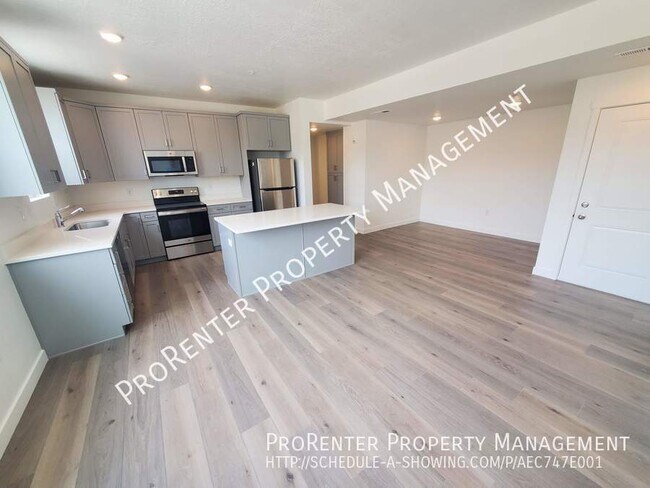 Building Photo - Brand New 2 Bed, 2 Bath Condo