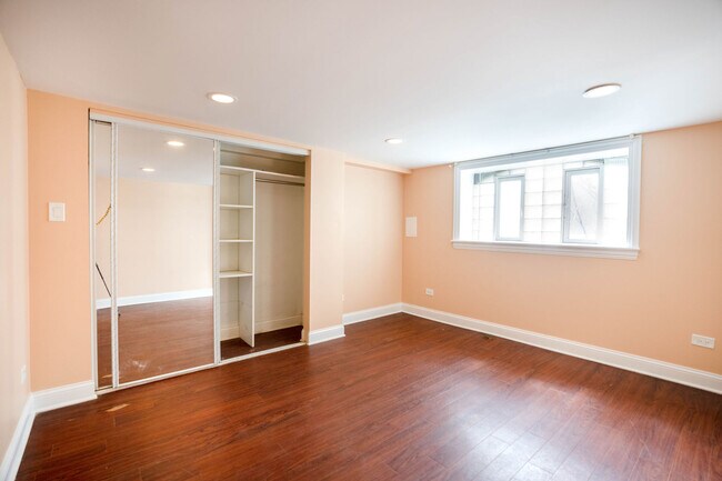 Foto del edificio - 4820 W George St