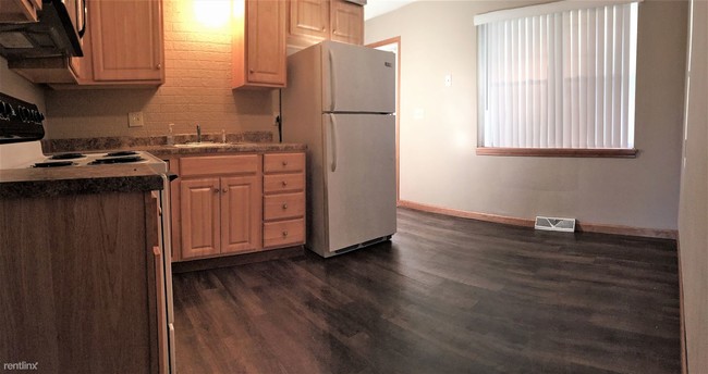 Building Photo - 2 br, 1 bath Duplex - 327 Aaron Dr