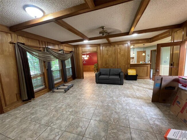 Building Photo - 5000 Andover Dr