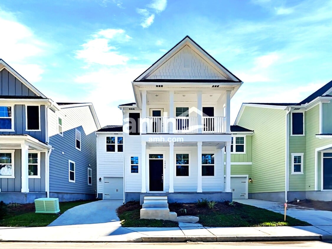 Foto principal - 1950 Weeping Cypress Dr