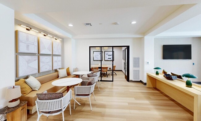 Building Photo - Los Alisos at Mission Viejo