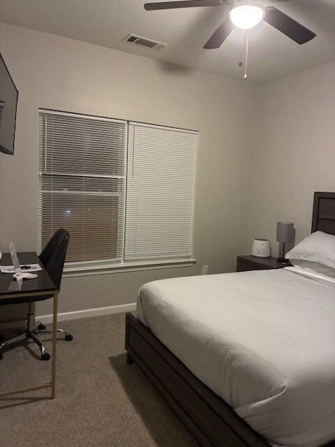 Dormitorio privado - 2125 Hollywood Dr NW