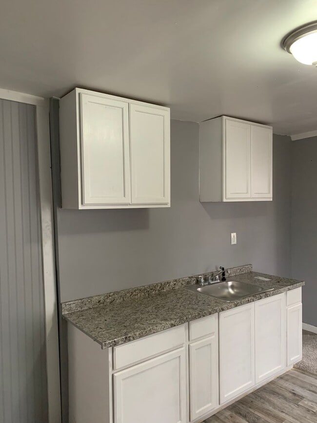 Building Photo - 2 Bedroom Home In Inkster