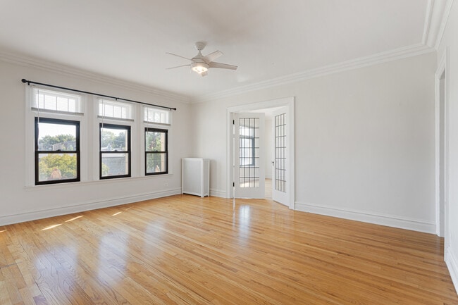 Foto del edificio - 2352 N Spaulding Ave