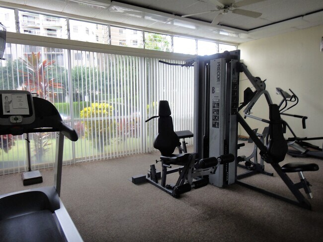 Exercise room - 98-450 Koauka Loop