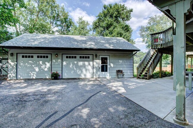 Foto del edificio - 16912 Excelsior Blvd