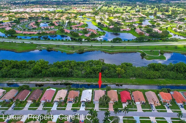 Foto del edificio - 4 br, 2 bath House - 8552 Tourmaline Blvd
