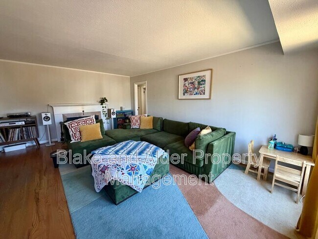 Foto del edificio - 2727 NE 65th Ave