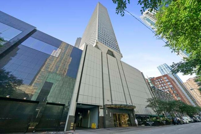 Building Photo - 111 E Chestnut St