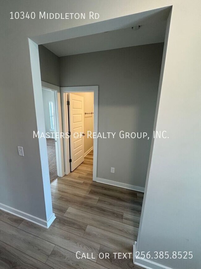 Foto del edificio - 10340 Middleton Rd