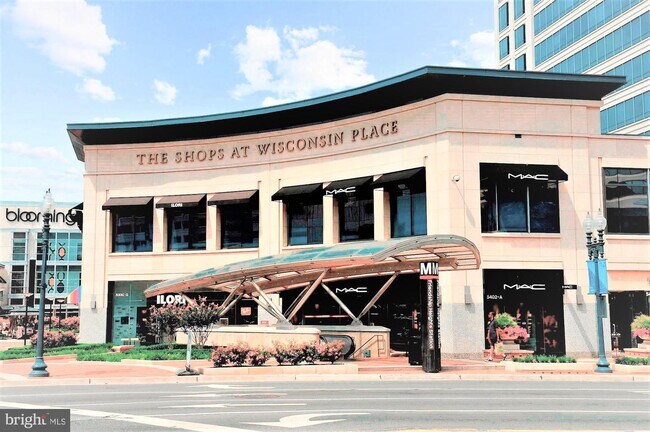 Foto del edificio - 5500 Friendship Blvd