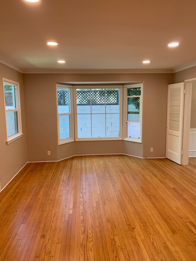Living Room - 804 Arroyo Dr