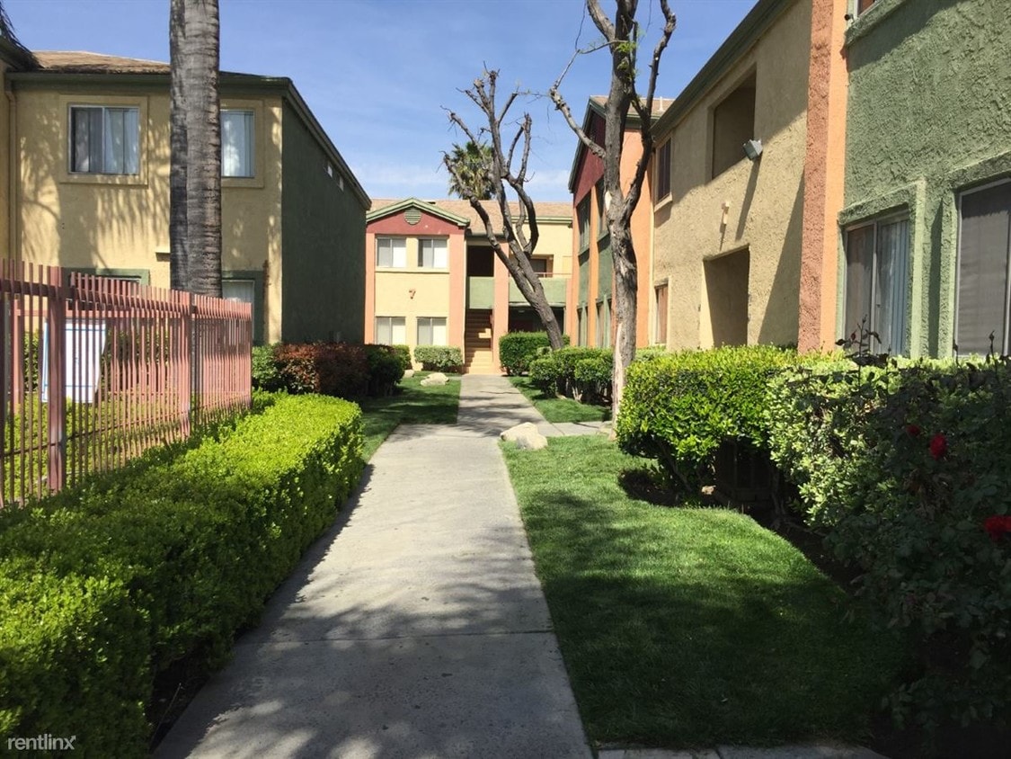 Primary Photo - 8560 Oleander Ave