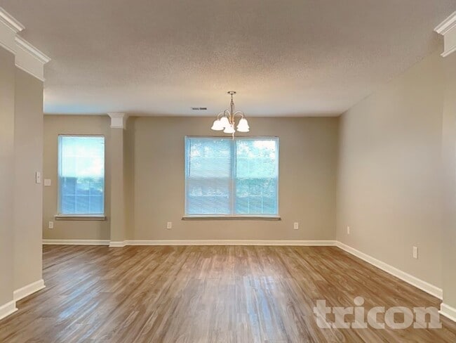 Building Photo - 121 Eagle Pointe Dr
