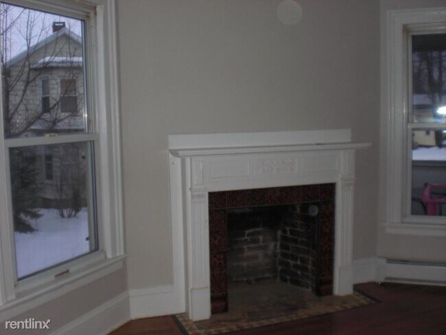 Building Photo - 108 Grand St