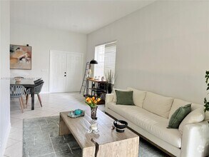 Building Photo - 1074 Bluewood Terrace