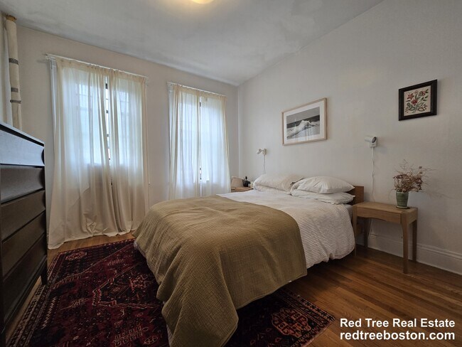 Photo - 1560 Commonwealth Ave Apartment