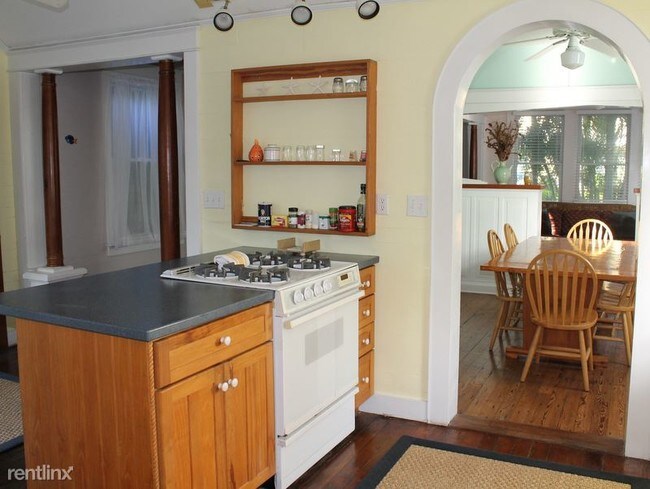 Foto del edificio - 3 br, 2 bath House - First Breath