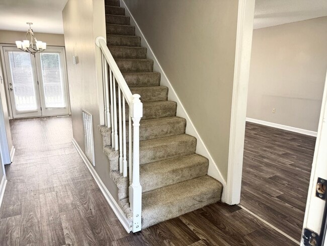 Building Photo - Two Story Home