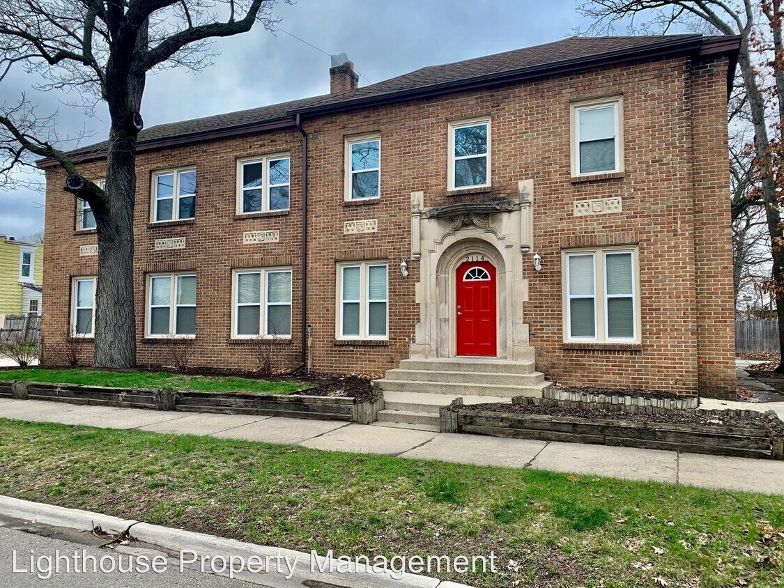 Primary Photo - 2114 Buchanan Ave SW