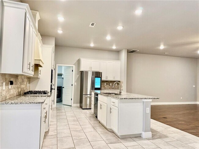 Foto del edificio - 4504 SW Plumley Ave