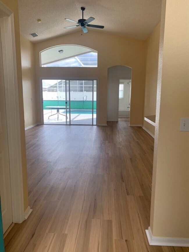 Foto del edificio - Beautiful 3/2 pool home in prestigious Hampton lakes