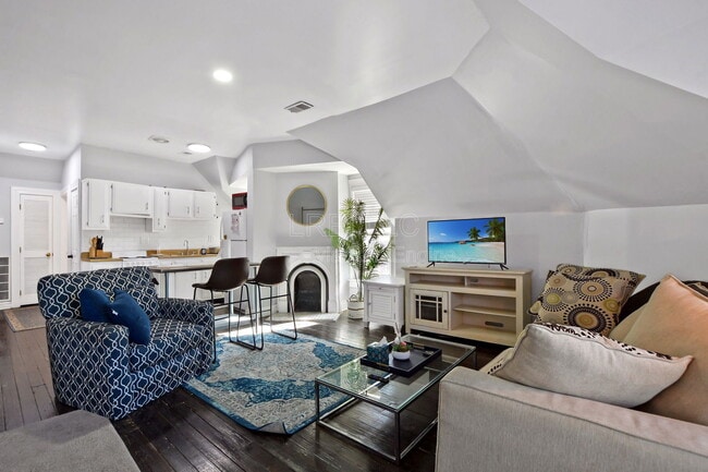 Photo - 1319 S 2nd St Apartment