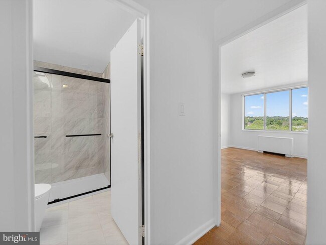 Foto del edificio - 6621 Wakefield Dr
