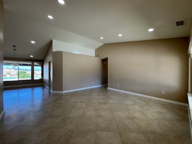 Foto del edificio - Luxury Skyline Ranch Home with Pool & Stunning Views