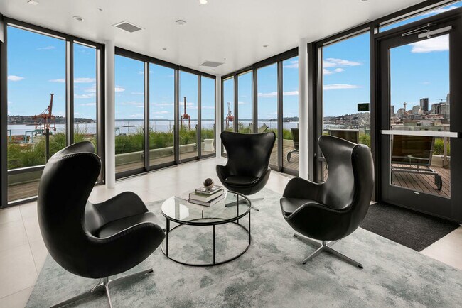 Foto del edificio - 590 1st Ave S