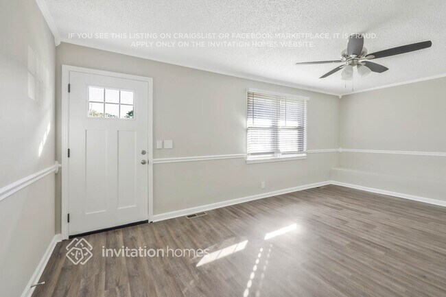 Building Photo - 227 Evergreen Cir