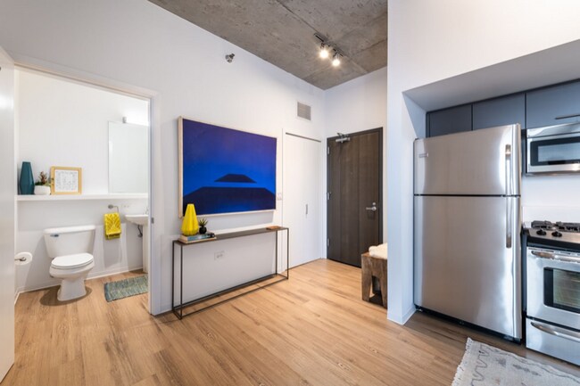 Building Photo - 1230 N Ashland Ave