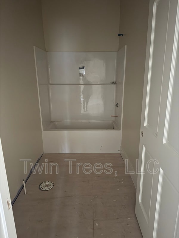 Building Photo - 6091 Main St