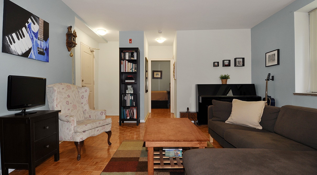 Building Photo - 153 St George St