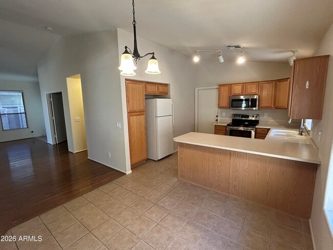 Building Photo - 15948 W Latham St