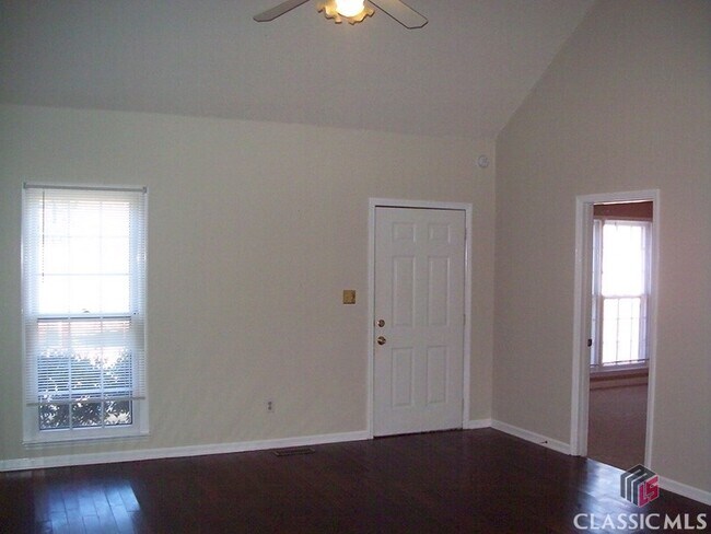 Building Photo - 125 Cardinal Creek Ln