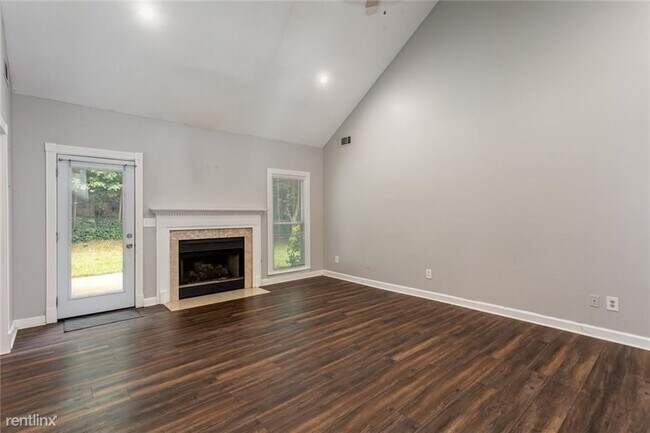 Building Photo - 3 br, 2 bath House - 1007 Chateau Lane Se