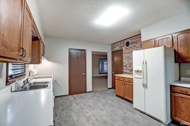 Building Photo - 11712 Tonkel Rd