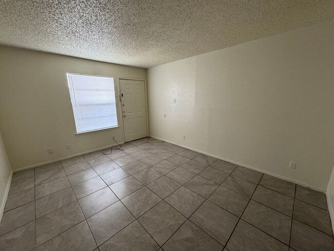 Foto del edificio - 1313 Quail Cir