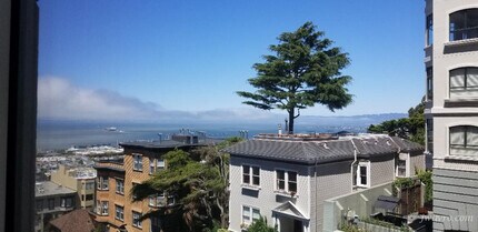 Building Photo - 1000 Green St