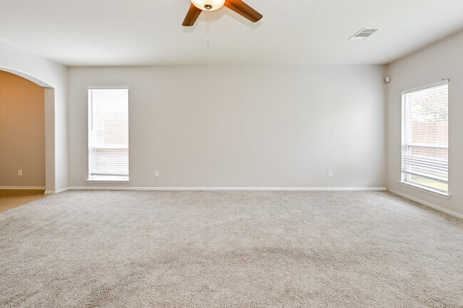 Foto del edificio - 4207 Old Arbor Way