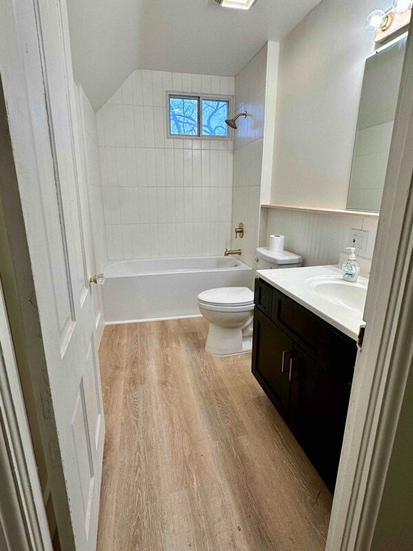 Foto del edificio - 218 N Main St