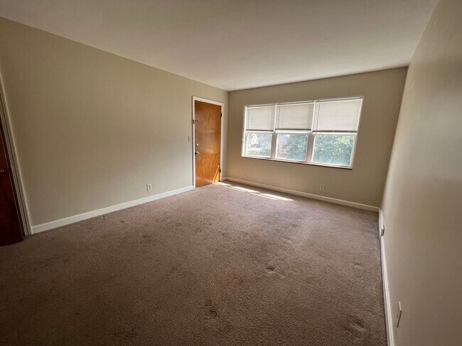 Building Photo - 4225 Norbourne Blvd