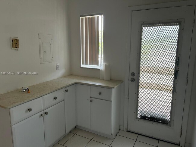 Building Photo - 6100 S Falls Cir Dr